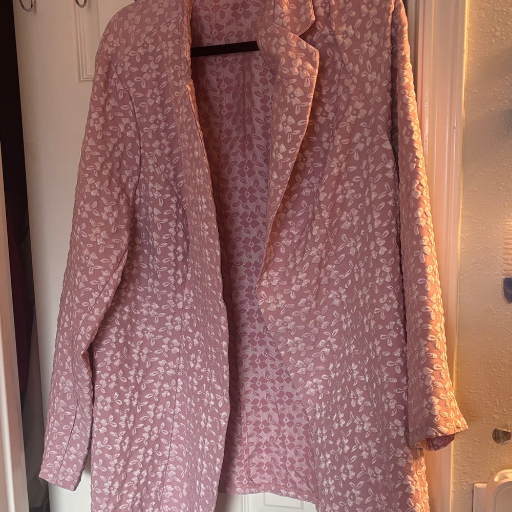 SHEIN Pink Leaf Pattern Blazer